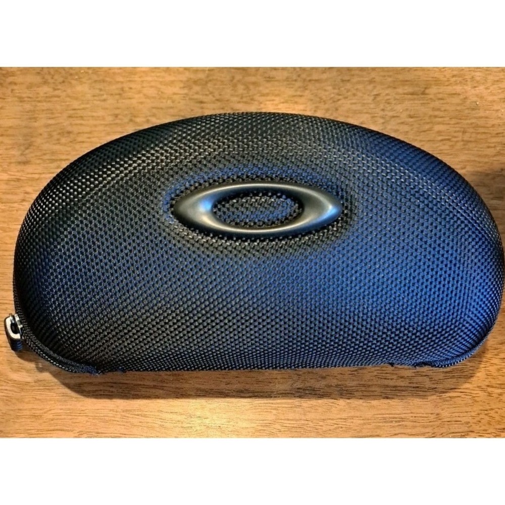 Oakley Hard Shell Zippered Sunglasses Case